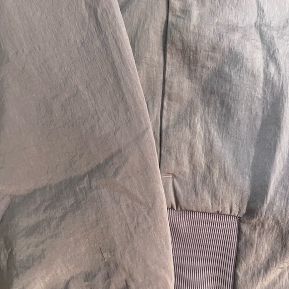 Lululemon Non-Stop bomber jacket, sz 4 - Picture 3 of 11